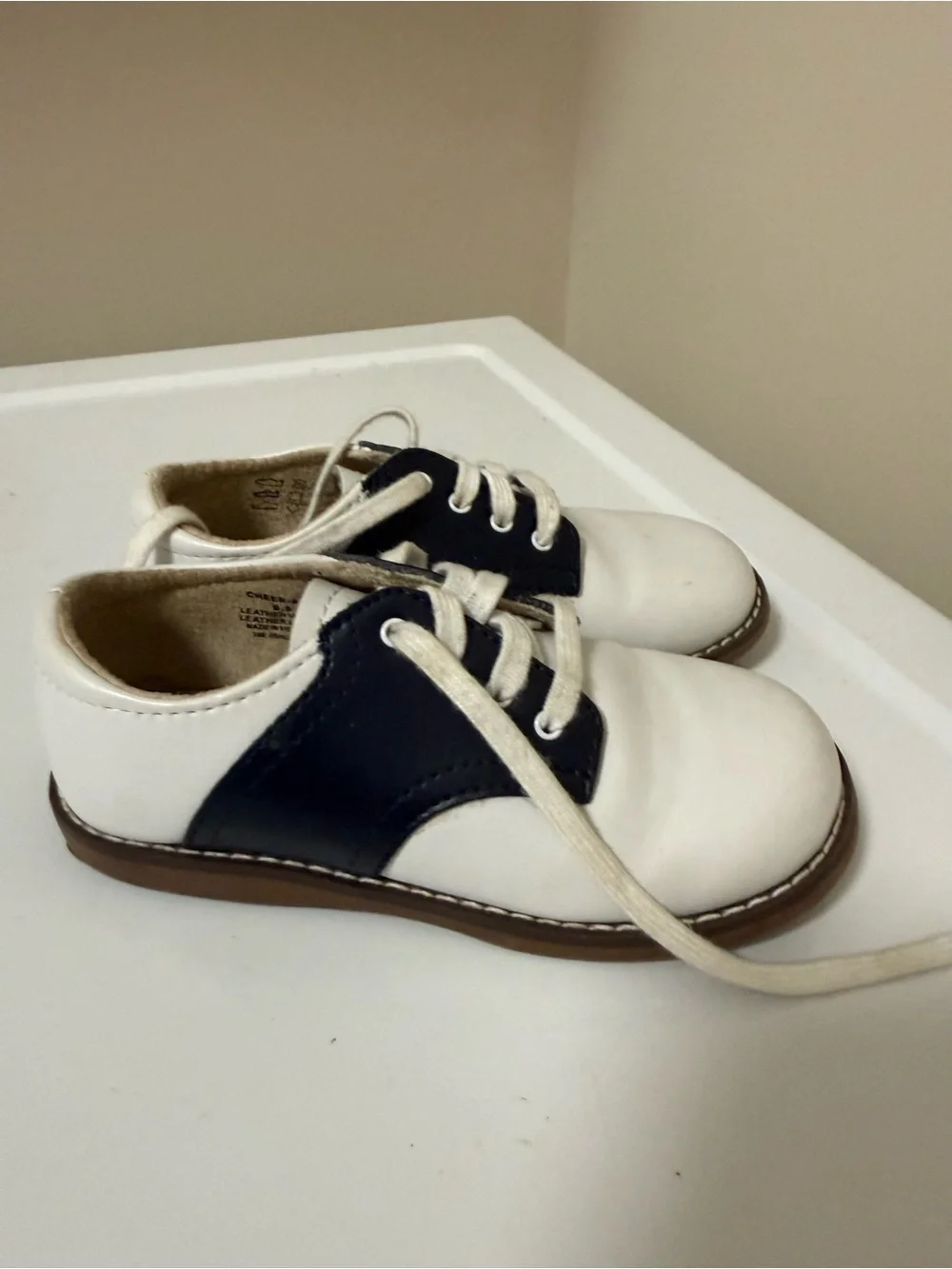 Footmates Classic Kids Two-Tone White and Navy Saddle Lace-Up Shoes